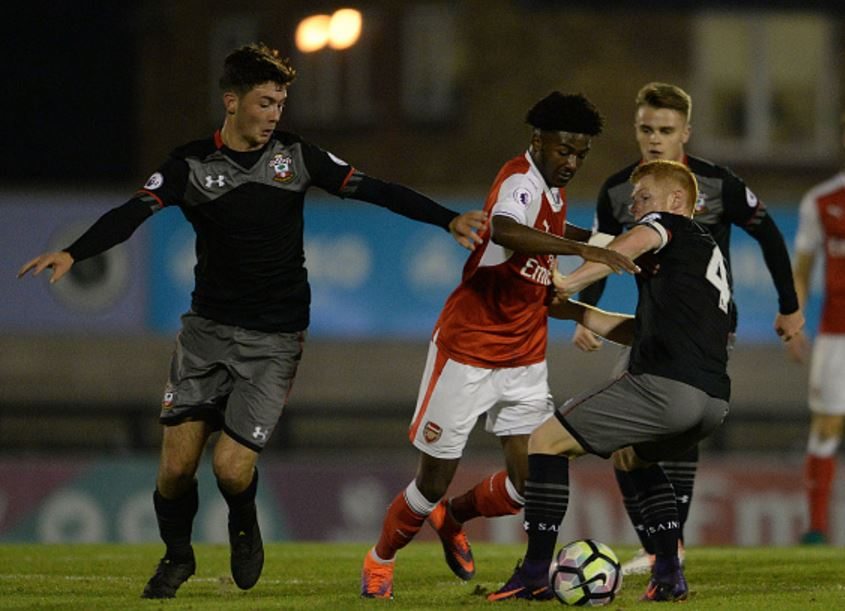 Ainsley Maitland-Niles (centre) was tidy in possession and overall impressive. (Photo: David Price / Getty Images)