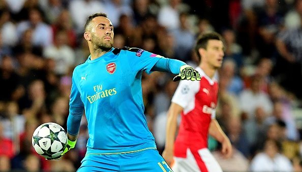 Arsenal's Colombian goalkeeper David Ospina passes the ball during the UEFA Champions League Group A football match Paris-Saint-Germain vs Arsenal FC, on September 13, 2016 at the Parc des Princes stadium in Paris. / AFP / FRANCK FIFE (Photo credit should read FRANCK FIFE/AFP/Getty Images)