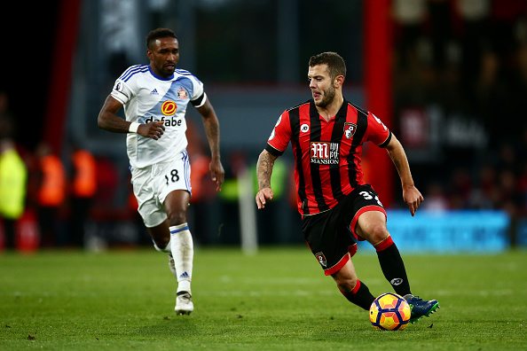 BOURNEMOUTH, ENGLAND - NOVEMBER 05: Jack Wilshere of AFC Bournemouth (R) is chased down by Jermain Defoe of Sunderland (L) during the Premier League match between AFC Bournemouth and Sunderland at Vitality Stadium on November 5, 2016 in Bournemouth, England. (Photo by Jordan Mansfield/Getty Images)
