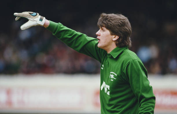 LONDON, UNITED KINGDOM - APRIL 12: Arsenal goalkeeper John Lukic in action during a First Division match against Everton at Highbury on April 12, 1986 in London, England. (Photo by Mike King/Allsport/Getty Images)