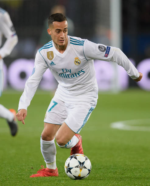 PARIS, FRANCE - MARCH 06: Lucas Vazquez of Madrid controls the ball during the UEFA Champions League Round of 16 Second Leg match between Paris Saint-Germain and Real Madrid at Parc des Princes on March 6, 2018 in Paris, France. (Photo by Matthias Hangst/Bongarts/Getty Images)