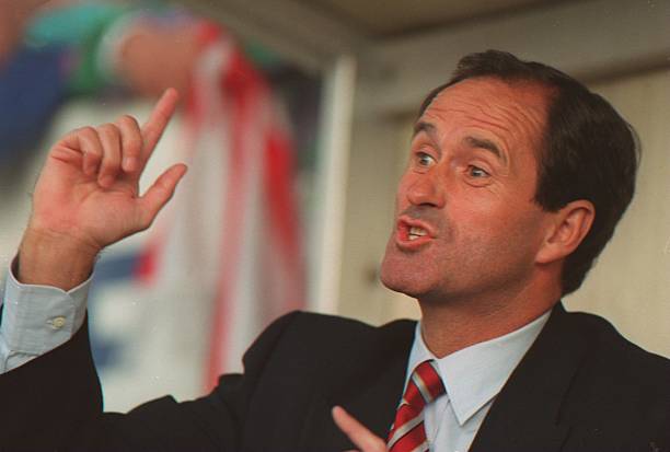 1995: Manager of Arsenal, George Graham shouts instructions to his players during a Premier League match at Highbury, London. Mandatory Credit: Ben Radford/ALLSPORT