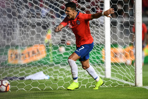 Chile's player Alexis Sanchez reacts after failing to score a penalty kick against Costa Rica, during a friendly football match, at El Teniente stadium, in Rancagua, Chile on November 16, 2018. (Photo by MARTIN BERNETTI / AFP)        (Photo credit should read MARTIN BERNETTI/AFP/Getty Images)