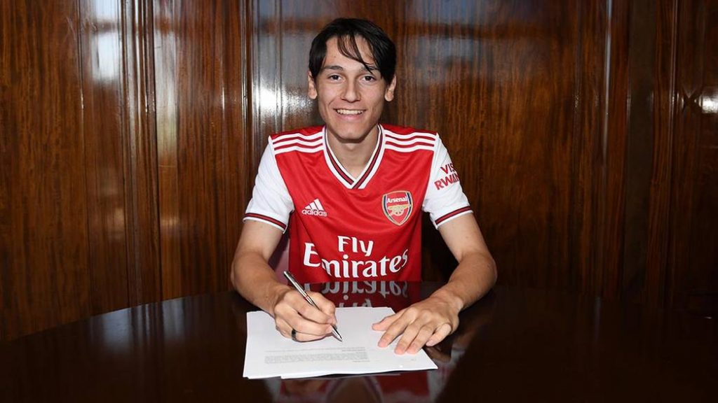 Joel Lopez signs a new contract for Arsenal. Highbury House. Emirates Stadium, 27/6/19. Credit : Arsenal Football Club / David Price.