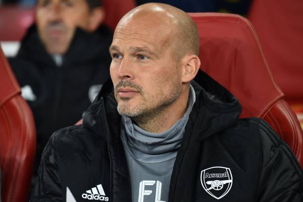Arsenal first team assistant coach, Swedish former player Freddie Ljungberg look son during the UEFA Europa League Group F football match between Arsenal and Standard Liege at the Arsenal Stadium in London on October 3, 2019. (Photo by Glyn KIRK / AFP) (Photo by GLYN KIRK/AFP via Getty Images)