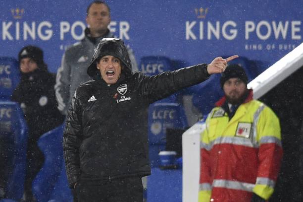 Arsenal's Spanish head coach Unai Emery gestures on the touchline during the English Premier League football match between Leicester City and Arsenal at King Power Stadium in Leicester, central England on November 9, 2019. (Photo by Oli SCARFF / AFP)