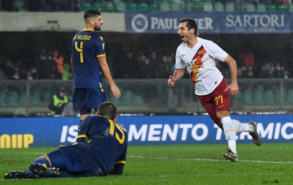 VERONA, ITALY - DECEMBER 01: Henrikh Mkhitaryan of As Roma celebrates after scoring the 1-3 goal during the Serie A match between Hellas Verona and AS Roma at Stadio Marcantonio Bentegodi on December 1, 2019, in Verona, Italy. (Photo by Alessandro Sabattini/Getty Images)