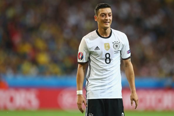 mesut ozil germany v ukraine 1 e1465824392611
