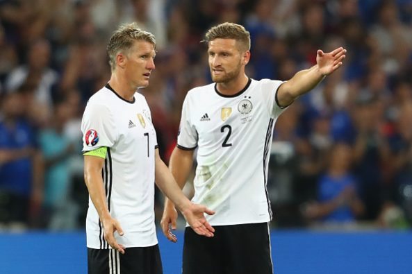 Shkodran mustafi bastian schweinsteiger e1469971645447