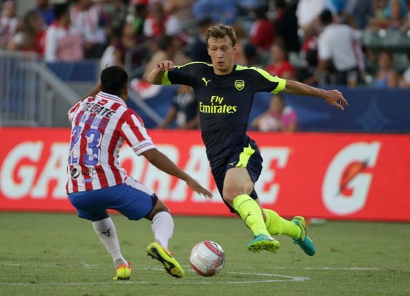 1st date announced for Arsenal's pre-season games in America 2 CARSON, CA - JULY 31: Krystian Bielik #37 of Arsenal is defended by Jose Vazquez #23 of Chivas de Guadalajara at StubHub Center on July 31, 2016 in Carson, California. (Photo by Jeff Gross/Getty Images)