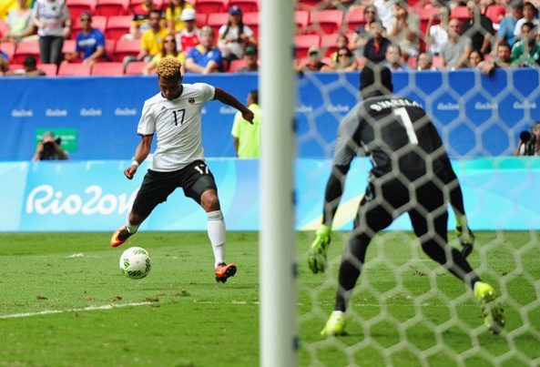 BRASILIA, DISTRITO FEDERAL - AUGUST 13: Serge Gnabry #17 of Germany shoots to score against goalkeeper Varela Bruno #1 of Portugal in the first hal...