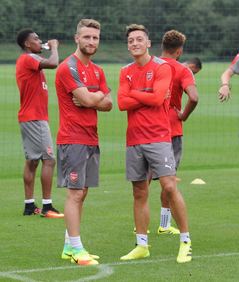 mesut-ozil-shkodran-mustafi