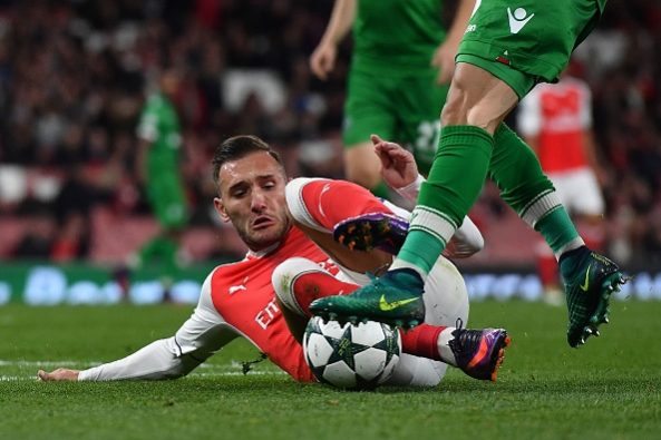 Wenger - This is what Lucas needs to do against Reading 2 Arsenal's Spanish striker Lucas Perez (L) vies with Ludogorets' Brazilian defender Natanael Batista Pimienta during the UEFA Champions League Group A football match between Arsenal and Ludogorets Razgrad at The Emirates Stadium in London on October 19, 2016. / AFP / BEN STANSALL (Photo credit should read BEN STANSALL/AFP/Getty Images)