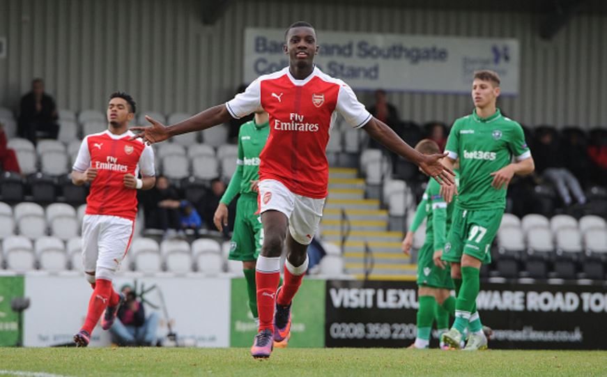 Edward Nketiah scores