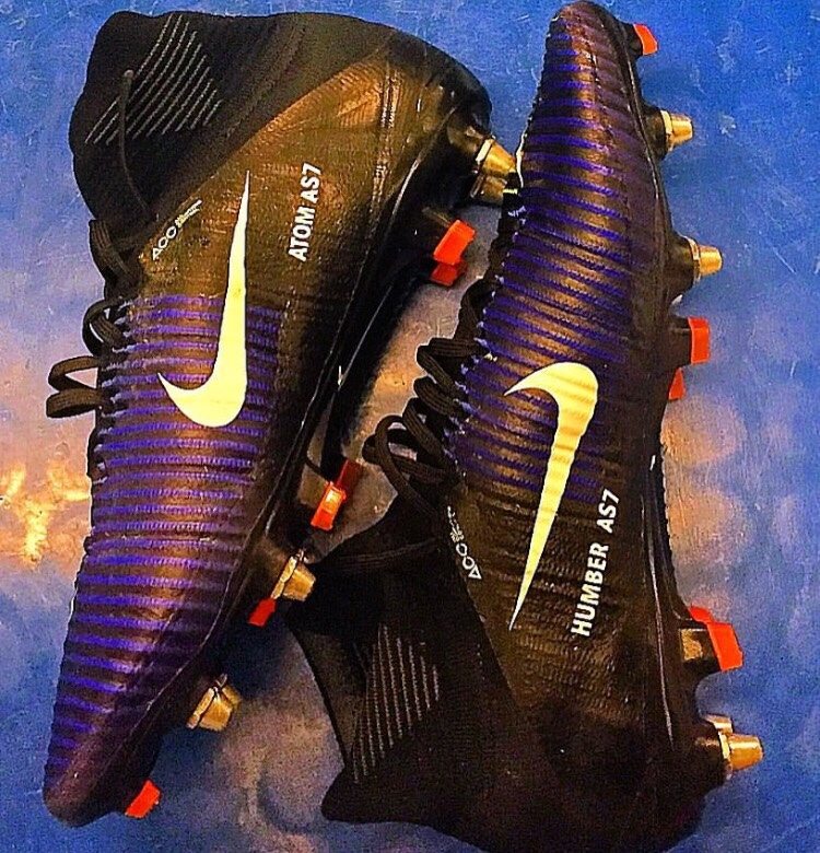 Alexis Sanchez boots