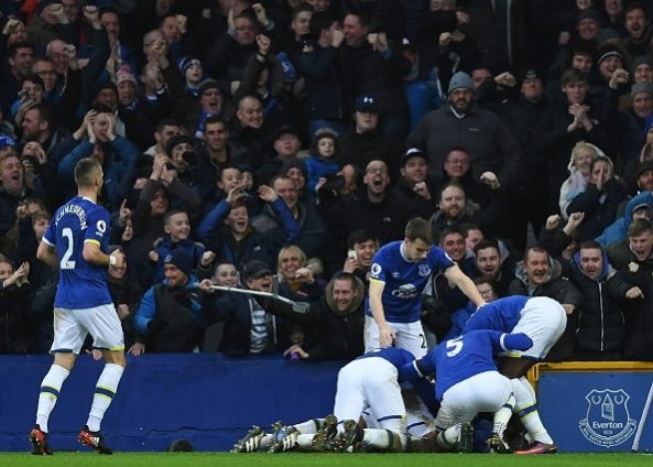 Tom Davies 