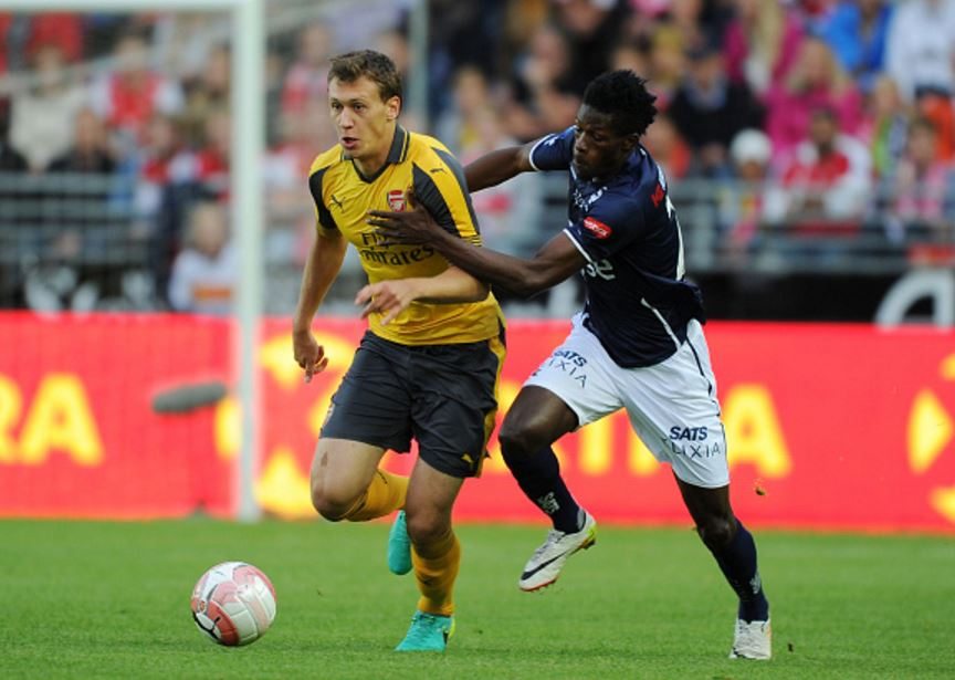 Arsenal help Derby by deferring payment for Bielik 2 bielik vfc