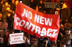 arsene wenger protest 5
