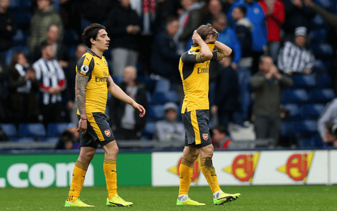 Bellerin and Monreal look dejected during the 3-1 defeat on Saturday
