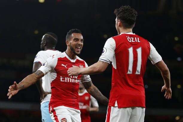 mesut ozil theo walcott v west ham