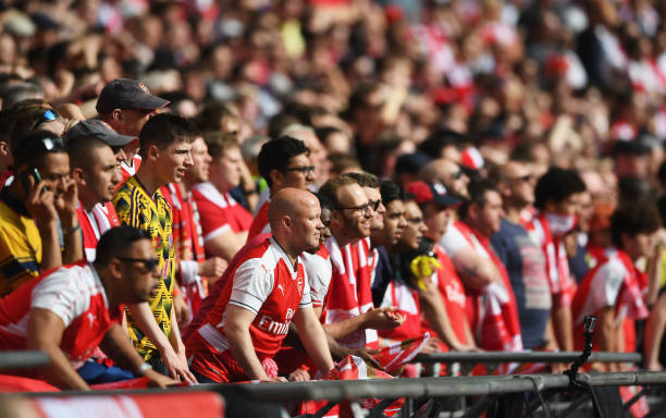 arsenal fans watching fa cup