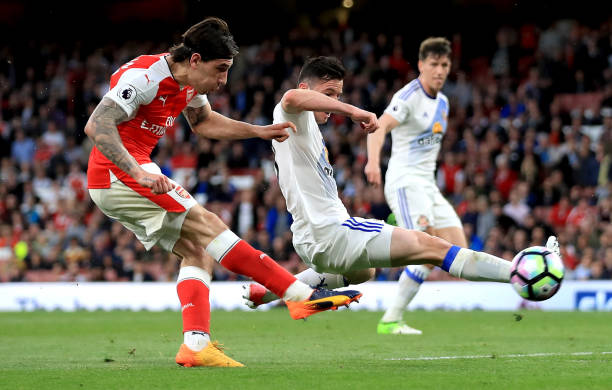 bellerin cross