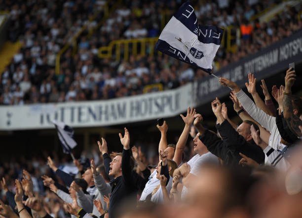 white hart lane manchester united