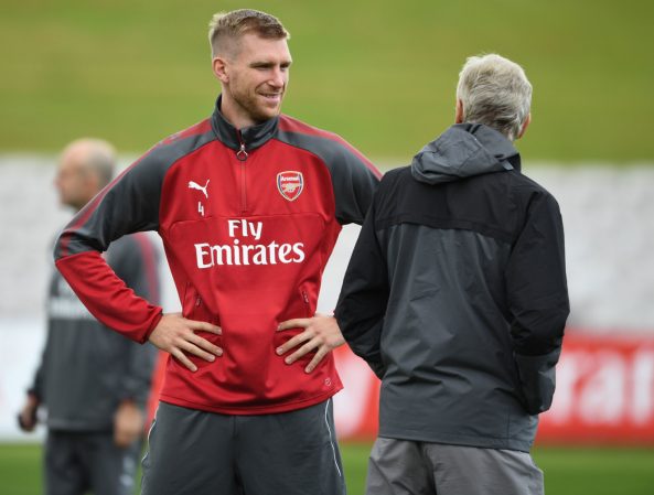 Mertesacker and Wenger e1503409046920