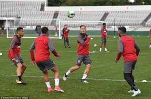 Ozil pass