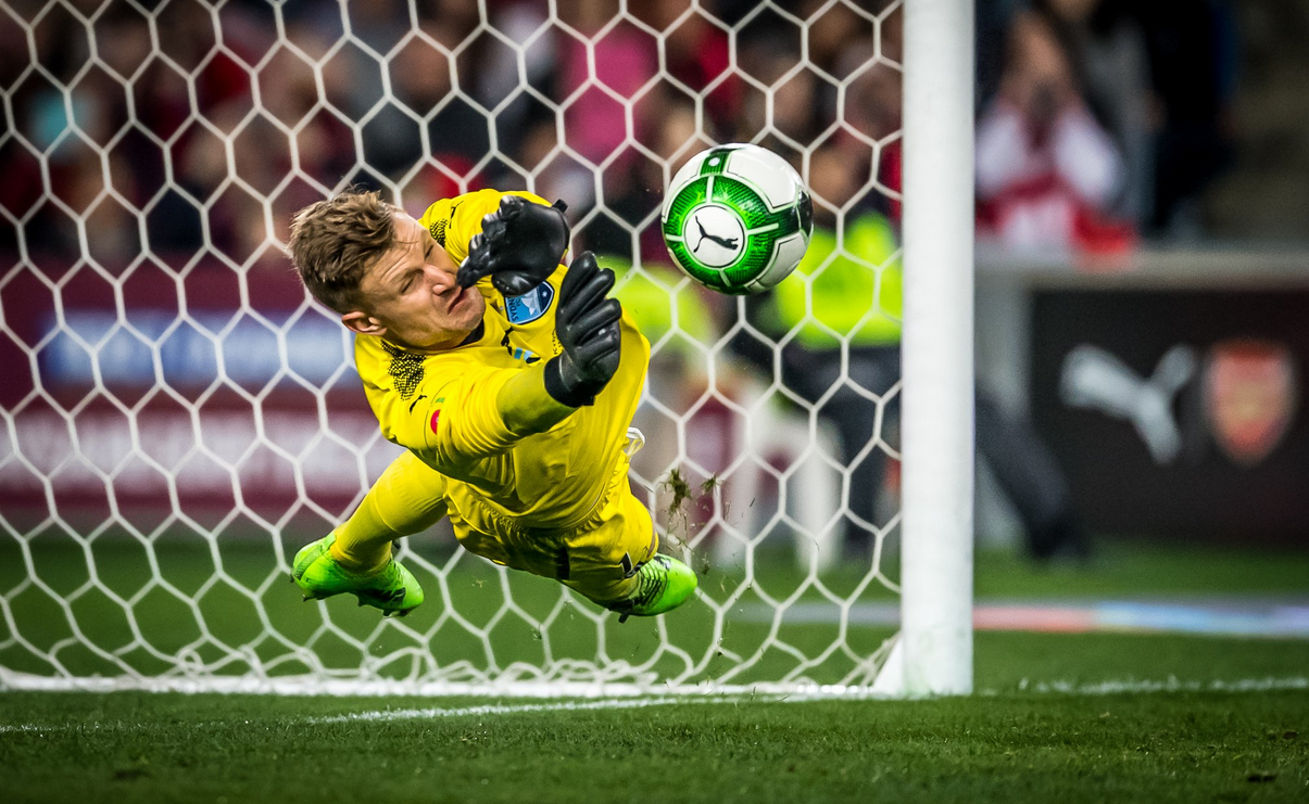 Sydney goalkeeper Redmayne
