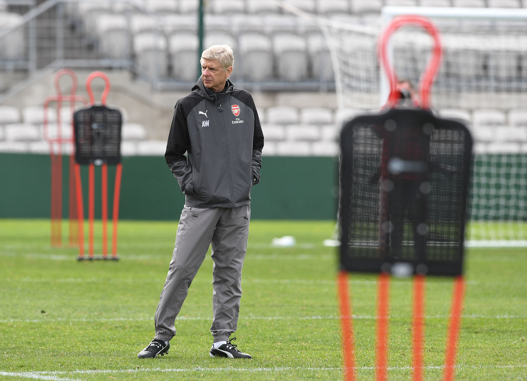 Wenger looks on again