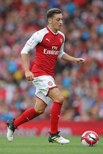 mesut ozil v sevilla