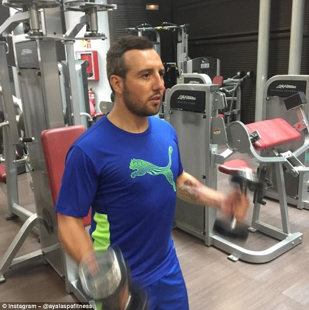 santi cazorla in gym
