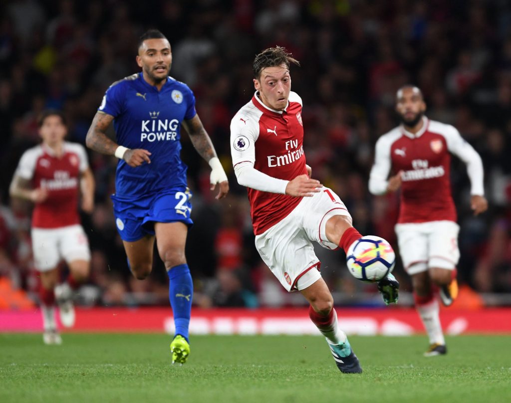 Should Arsenal drop Özil for the big away games? 2 Ozil control