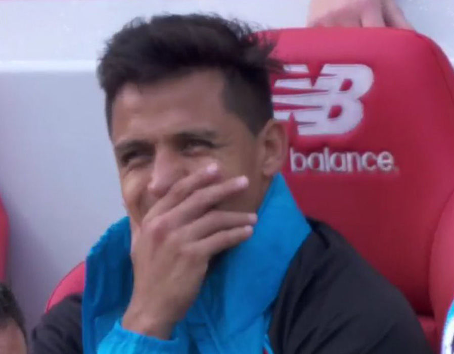 alexis sanchez laughing 1