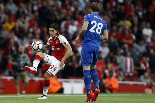 Alex Oxlade-Chamberlain or Hector Bellerin to start for Arsenal? 4 bellerin v leicester