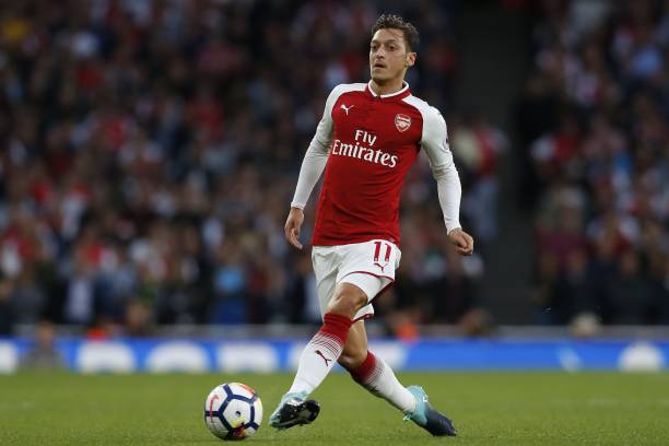 mesut ozil v leicester