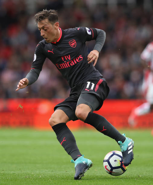 mesut ozil v stoke
