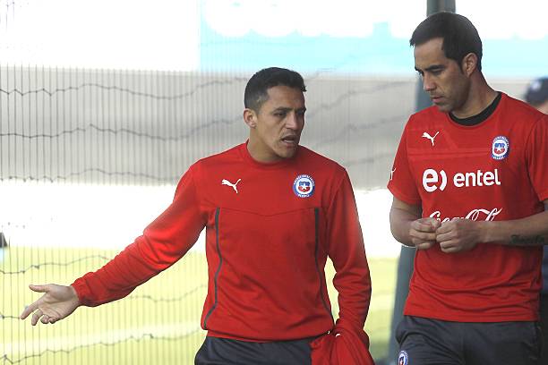 alexis sanchez claudio bravo