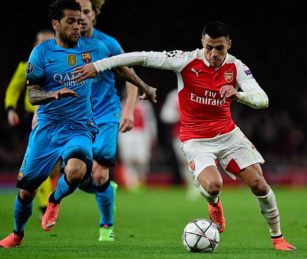 Dani Alves Alexis Sanchez