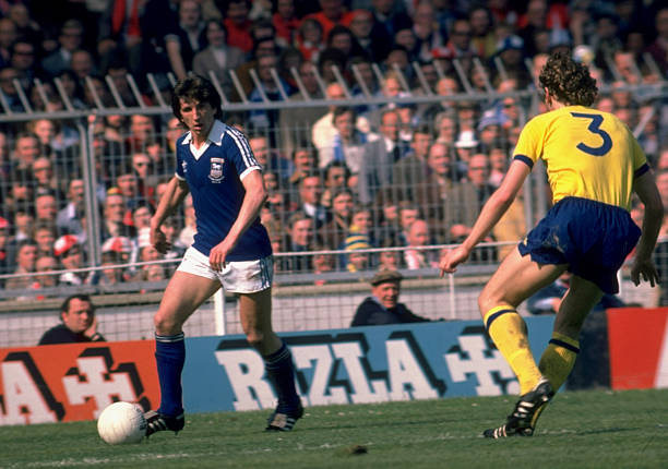 Unsung Arsenal heroes: Sammy Nelson 6 6 May 1978: Paul Mariner of Ipswich Town is watched by Sammy Nelson of Arsenal during the FA Cup Final at Wembley in London. Ipswich won 1-0. Mandatory Credit: AllsportUK /Allsport