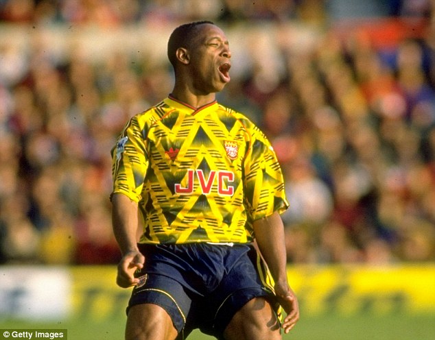 'Juicy' Arsenal contract could help Real Madrid seal £1bn deal 2 yellow kit