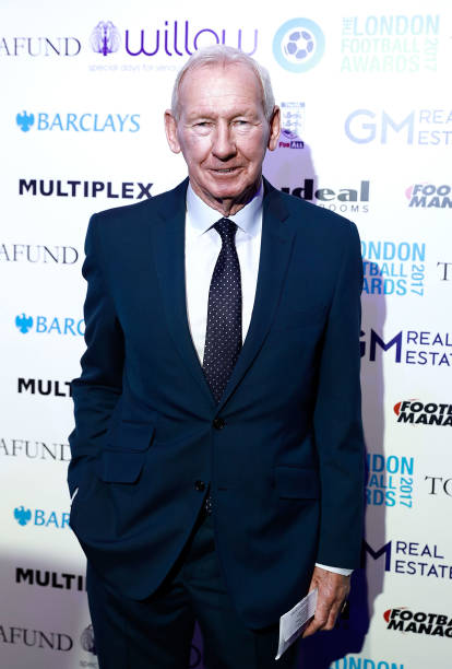 Bob Wilson: Bertie Mee wanted to sign Gordan Banks 2 bob wilson