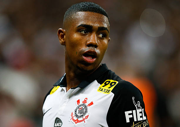 SAO PAULO, BRAZIL - OCTOBER 15: Malcom of Corinthians in action during the match between Corinthians and Goias for the Brazilian Series A 2015 at A...