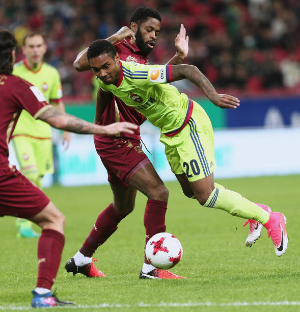Song not a free agent but told to find new club 2 KAZAN, RUSSIA - MAY 17: Alex Song (L) of FC Rubin Kazan vies for the ball with Vitinho FC CSKA during the Russian Premier League match between FC Rubin Kazan and FC CSKA at Tsentralny stadium on May 17, 2017 in Kazan, Russia. (Photo by Epsilon/Getty Images)
