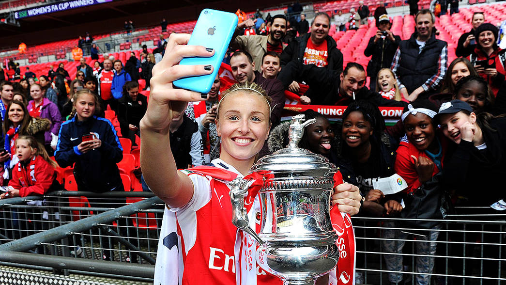 Williamson gets England call at expense of injured Manchester City star 2 leah williamson fa cup