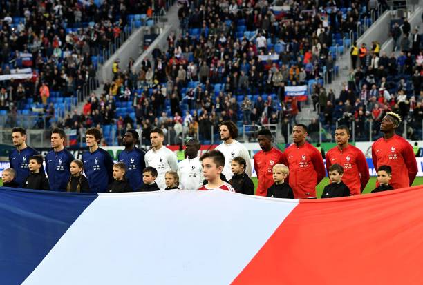 France's players line up prior to an international friendly football match between Russia and France at the Saint Petersburg Stadium in Saint Petersburg on March 27, 2018. / AFP PHOTO / FRANCK FIFE
