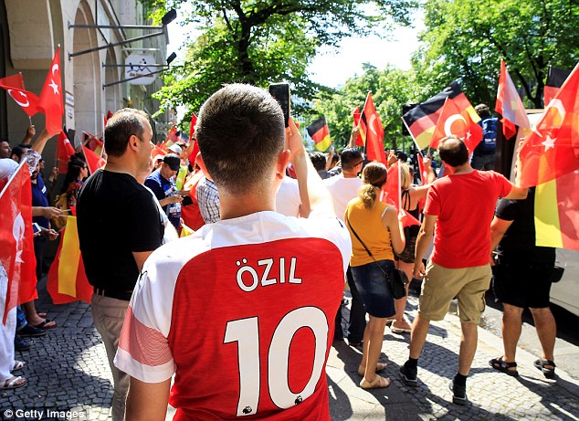 Ozil Axel Stringer