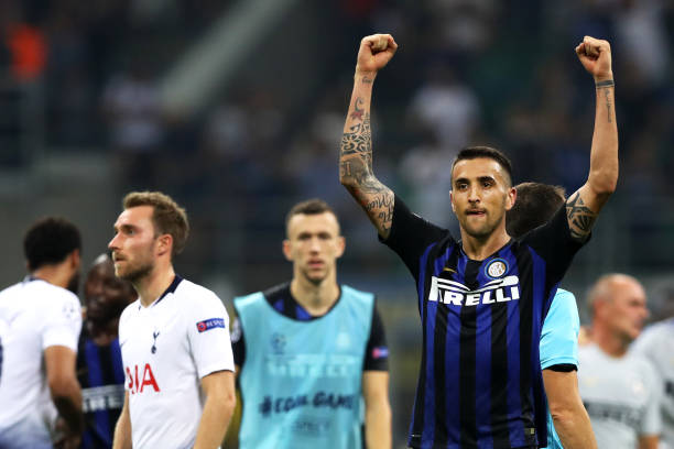 MILAN, ITALY - SEPTEMBER 18: Matias Vecino of Inter Milan celebrates his team's victory at full-time of the Group B match of the UEFA Champions Lea...