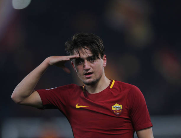 ROME, ITALY - FEBRUARY 11: Cengiz Under of AS Roma celebrates after scoring the team's third goal during the serie A match between AS Roma and Bene...